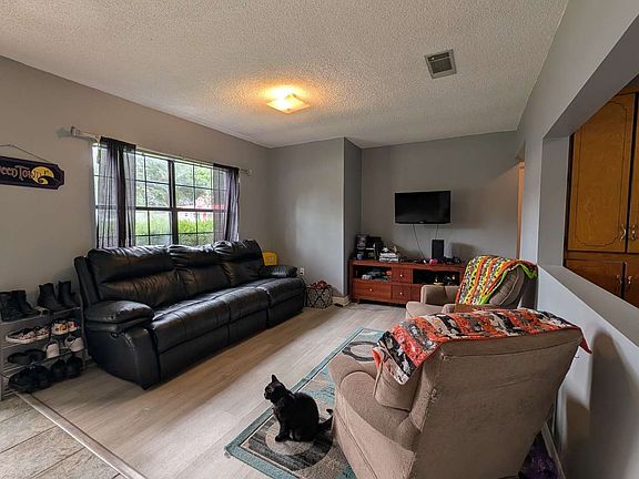 4th image of 525 Padgett Ave SE