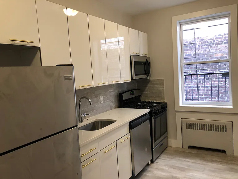 1 Britton St #35E — Photo 2