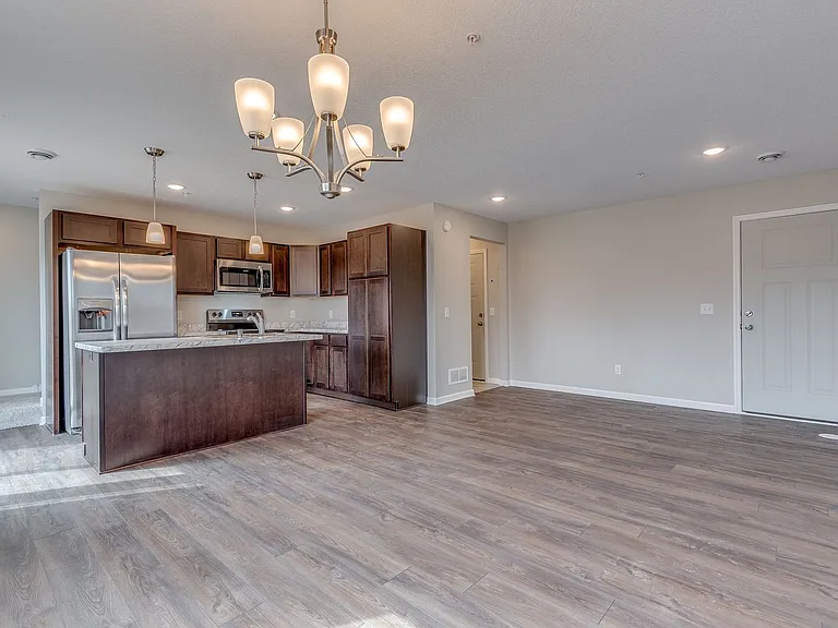 599 William St NW — Photo 11