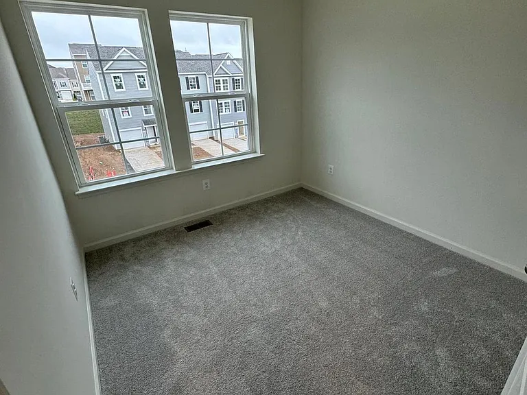 120 Tuxford Rd — Photo 24