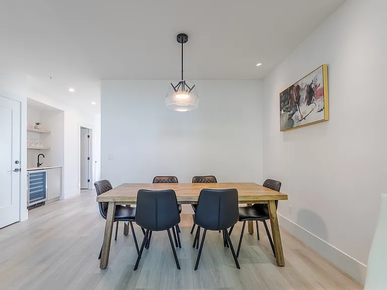 Landry Cres — Photo 14