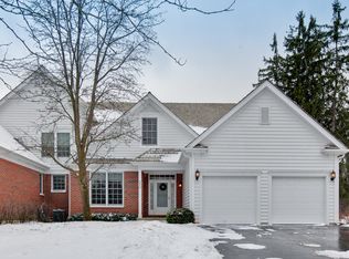 450 Woodward Ct, Lake Forest, IL
