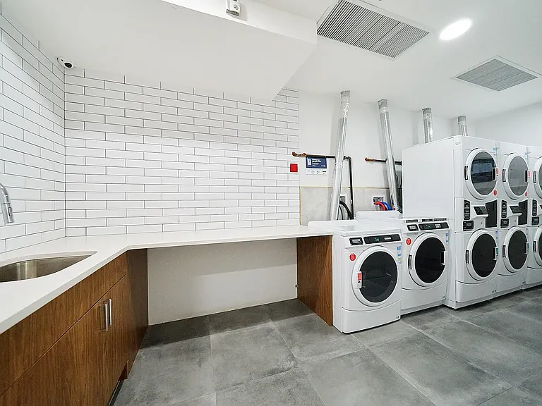 2978 Ocean Ave #8G — Photo 6