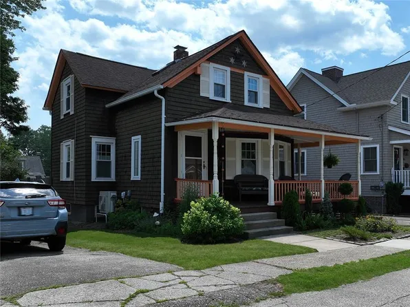 32 S Fair St, Warwick, RI 02888