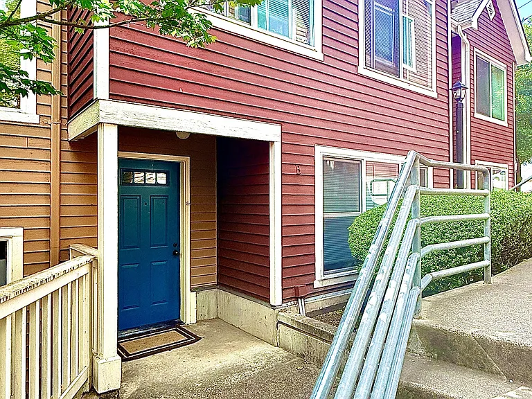 Kingway Apartments — Photo 12