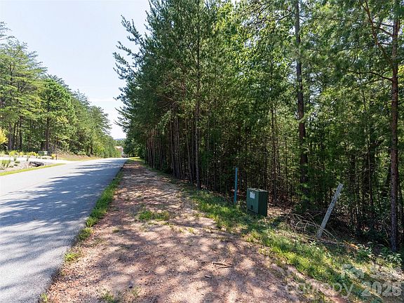 3rd image of 2006 Deep Gap Farm Rd W