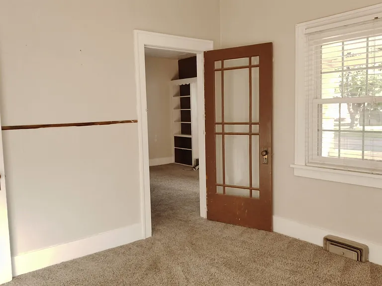 1306 W 3rd St — Photo 3