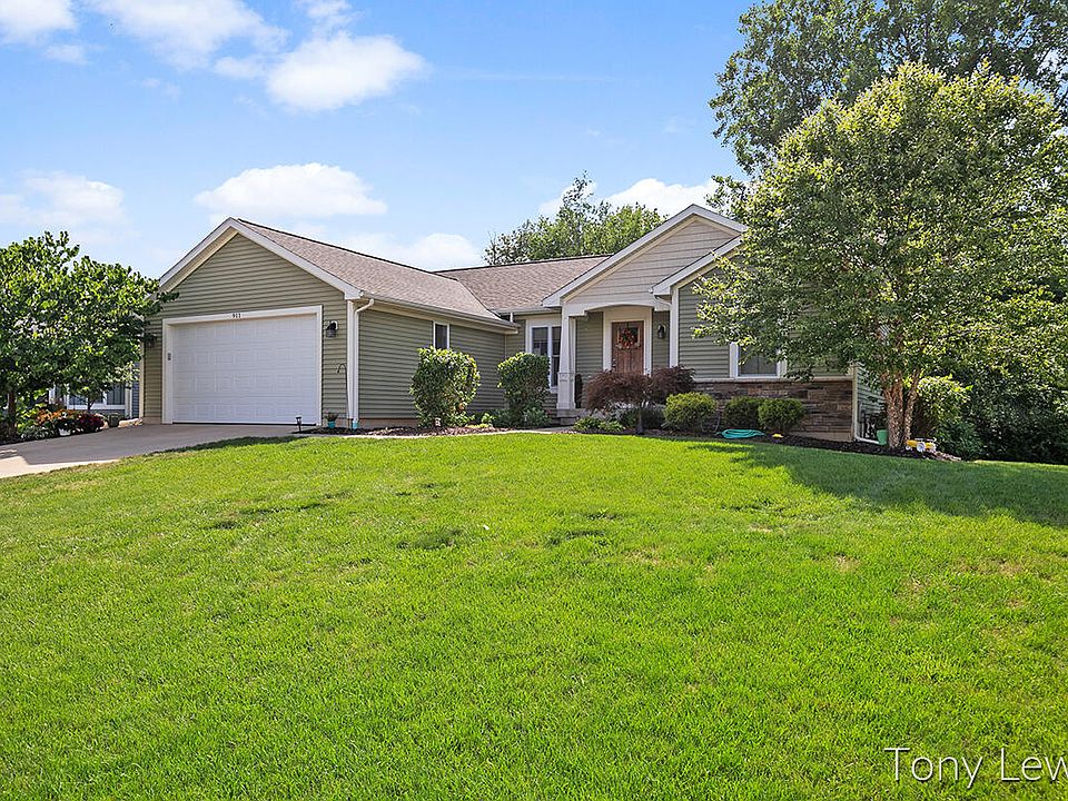 1st image of 911 Peachcrest Ct NE