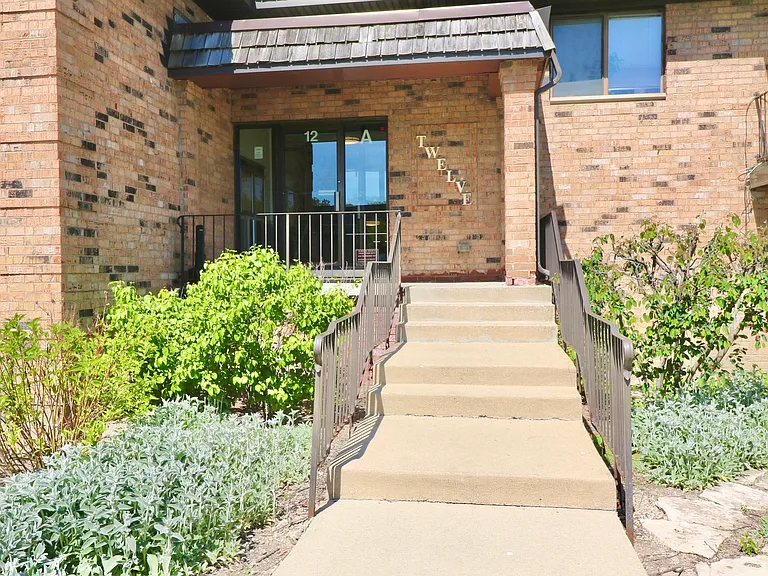 12 Oak Creek Dr #1213 — Photo 3