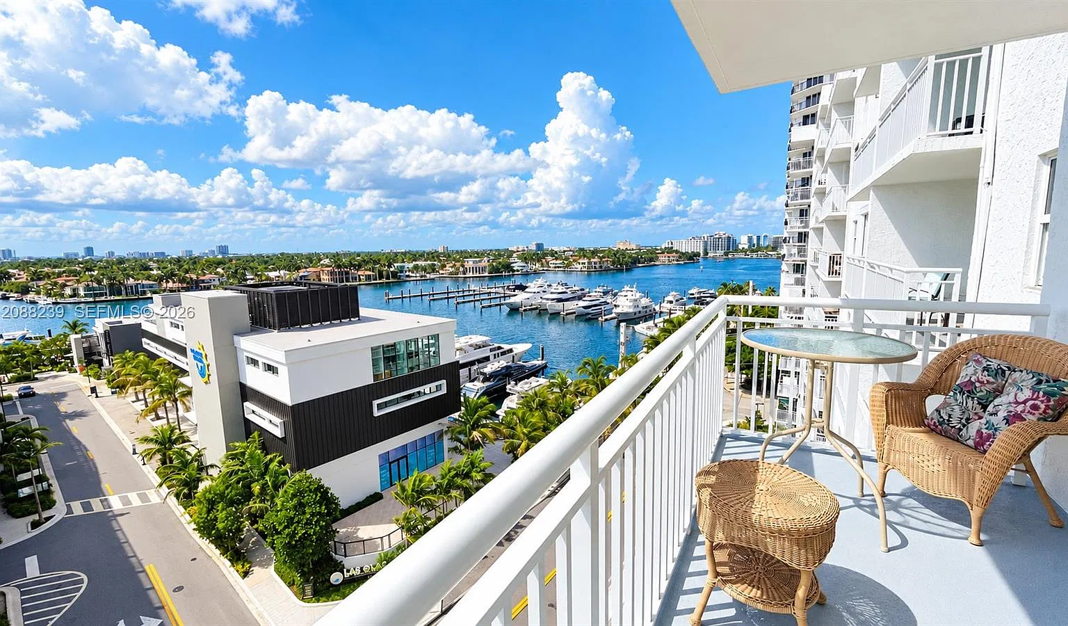 Leisure Beach Condo — Photo 1