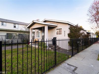 8230 Compton Ave, Los Angeles, CA, 90001