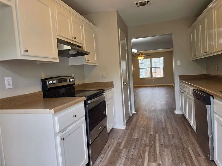 7202 Montgomery Dr — Photo 24