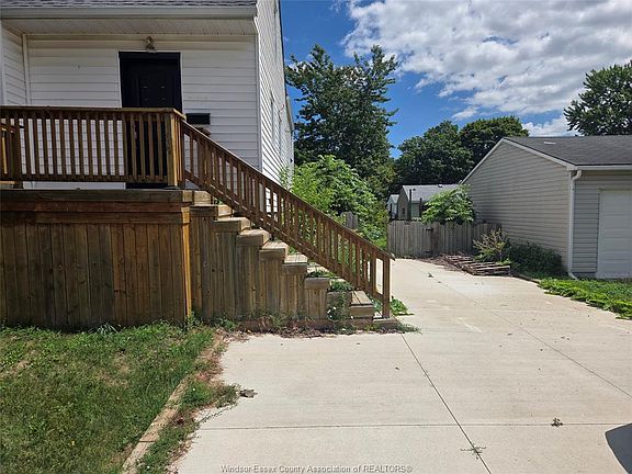 2nd image of 782 Kember Ave