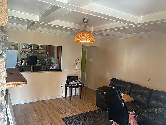 4th image of 16942 Riverview St