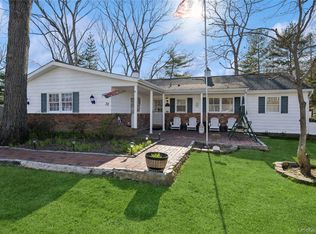 32 Derby Place, Smithtown, NY