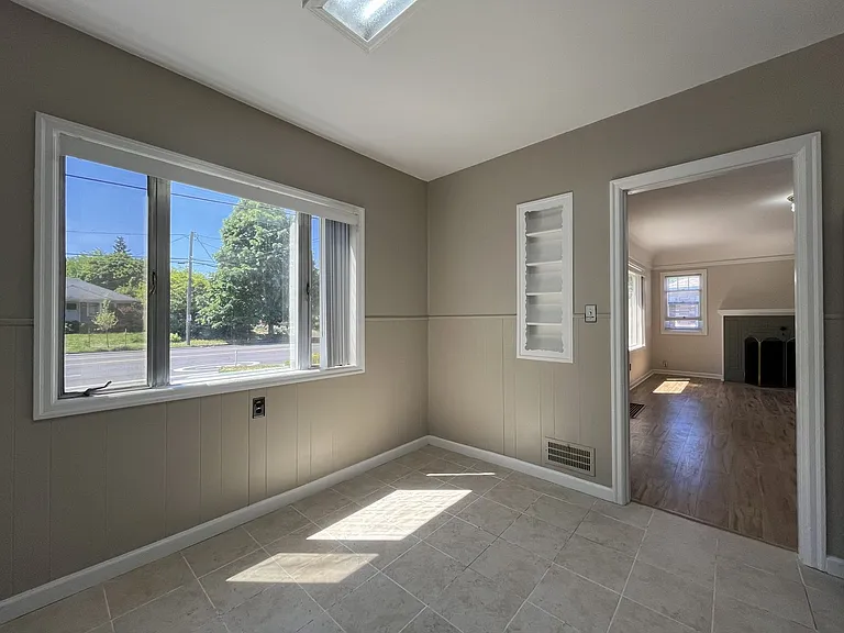 2417 N Rosa Parks Way — Photo 12