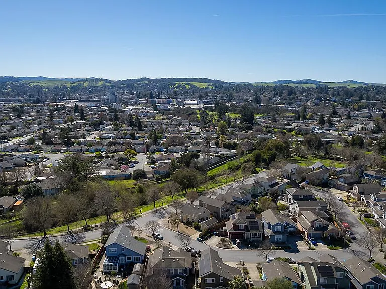 GREENBELT WITH BIRDS AND WILDLIFE SURROUNDS OUR NEIGHBORHOOD.