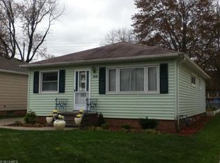 8223 Parmenter Dr, Parma, OH