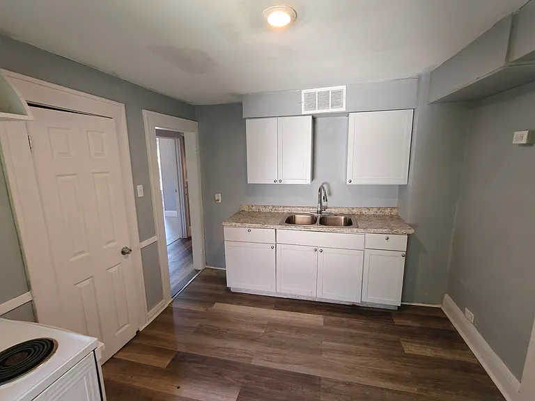 730 Carlysle St #2 — Photo 13