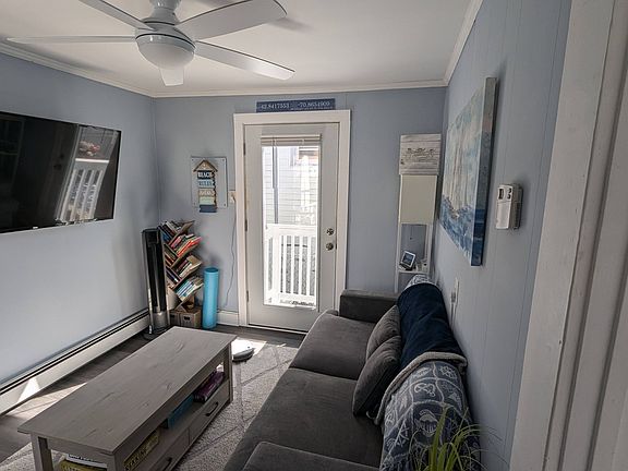 4th image of 66 Railroad Ave #1R