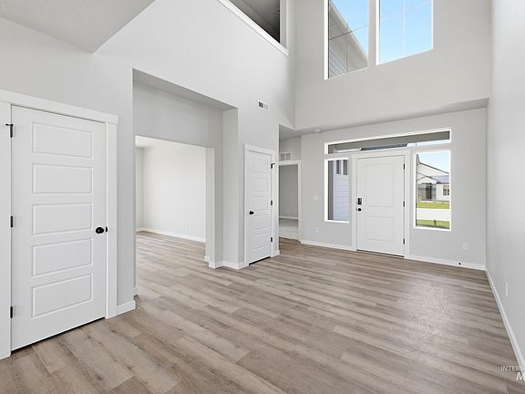 2nd image of 15292 Patriot Ave