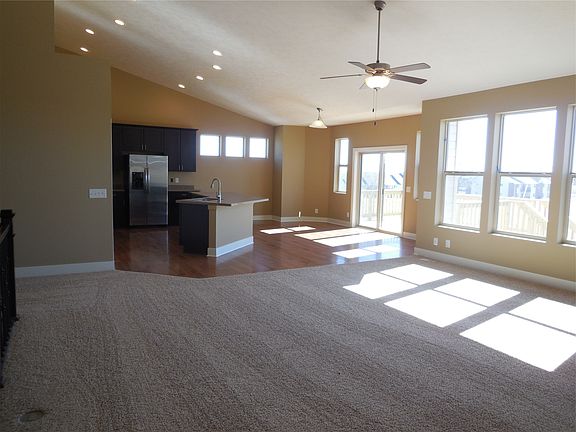 4th image of 17017 Oakmont Dr