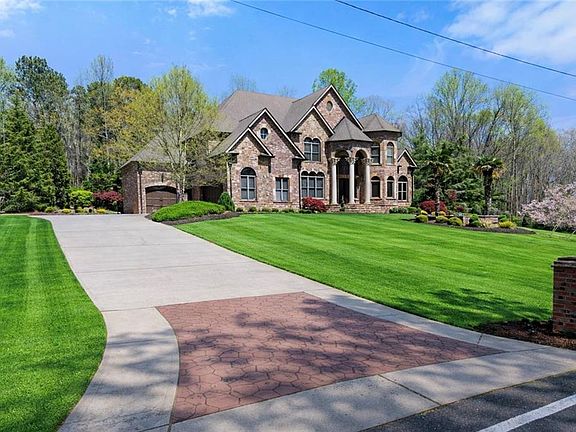 2nd image of 1310 Settles Rd