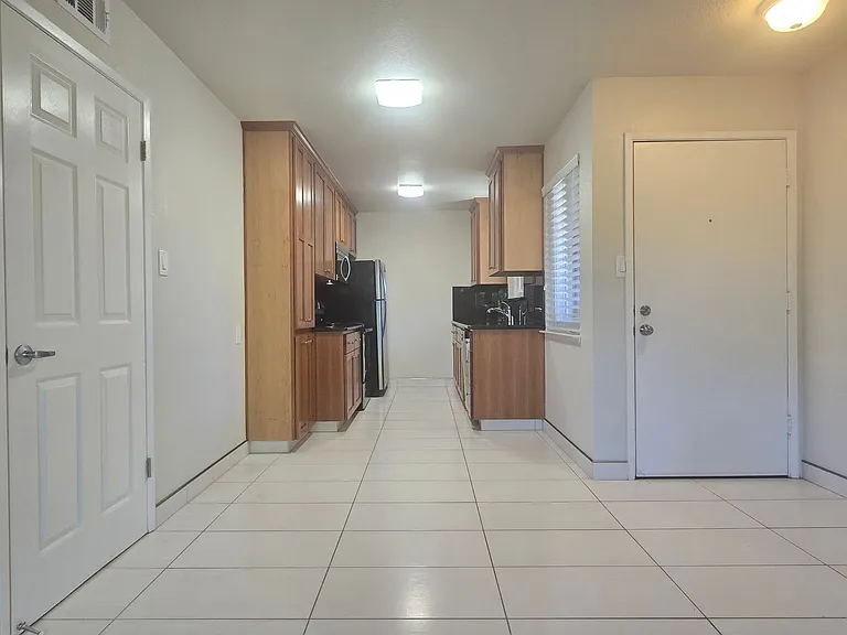3591 Brookdale Dr — Photo 3