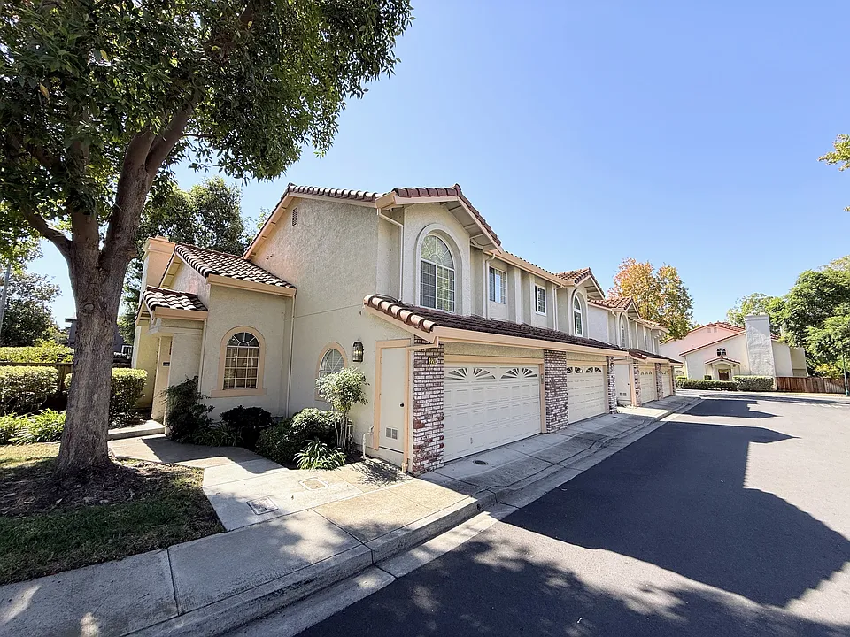 2200 Calle Mesa Alta