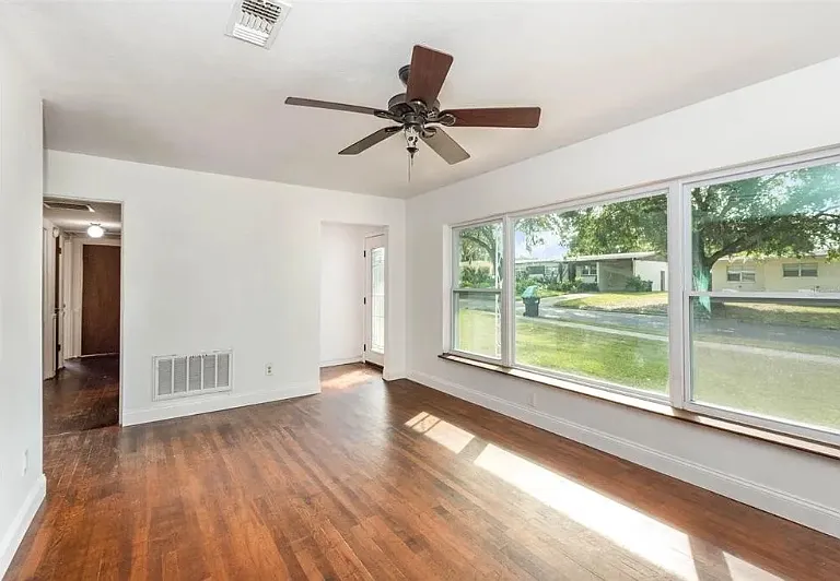 2821 Drake Dr — Photo 6