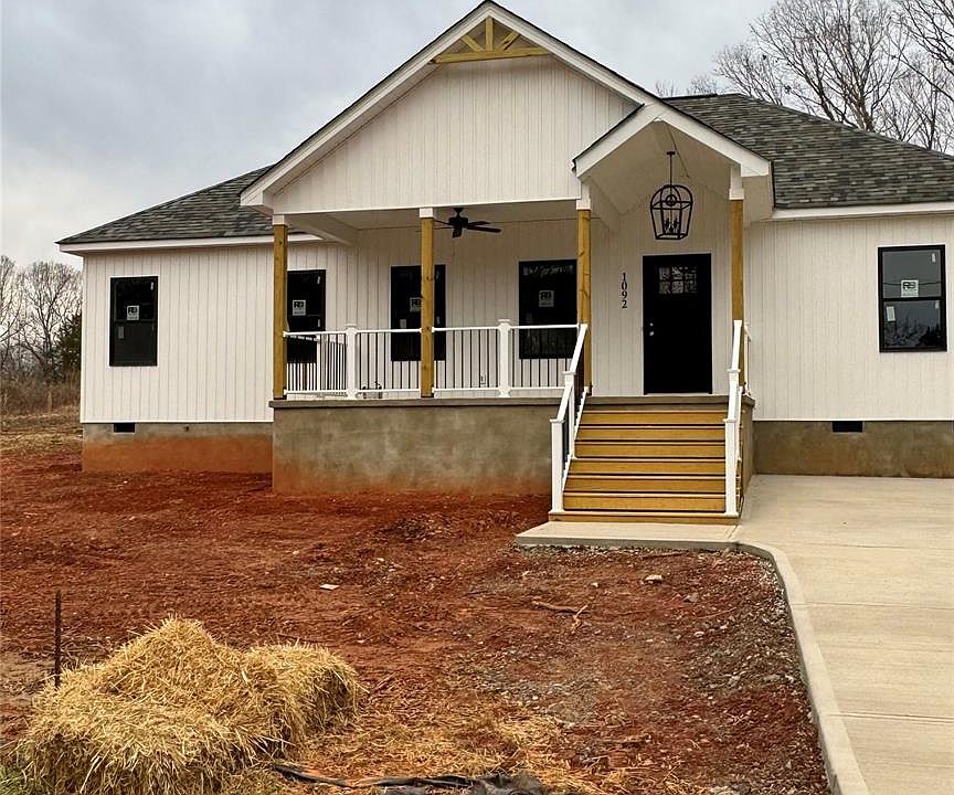 1092 Manor St, Conover, NC 28613 MLS 4097958 Zillow