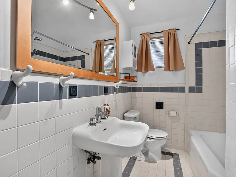 315 W Glenrosa Ave — Photo 14