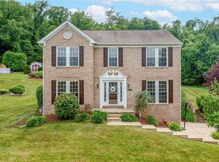 910 Castleview Dr, North Huntingdon, PA 15642