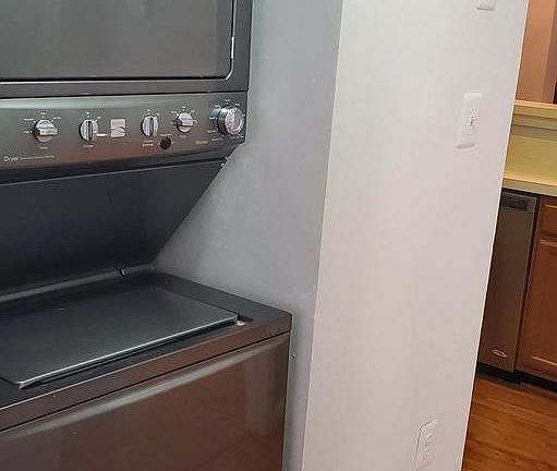 2nd image of 6903 Victoria Dr Unit C