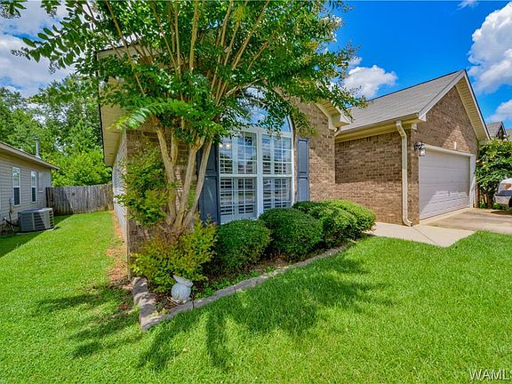 2nd image of 9864 Moonlight Dr