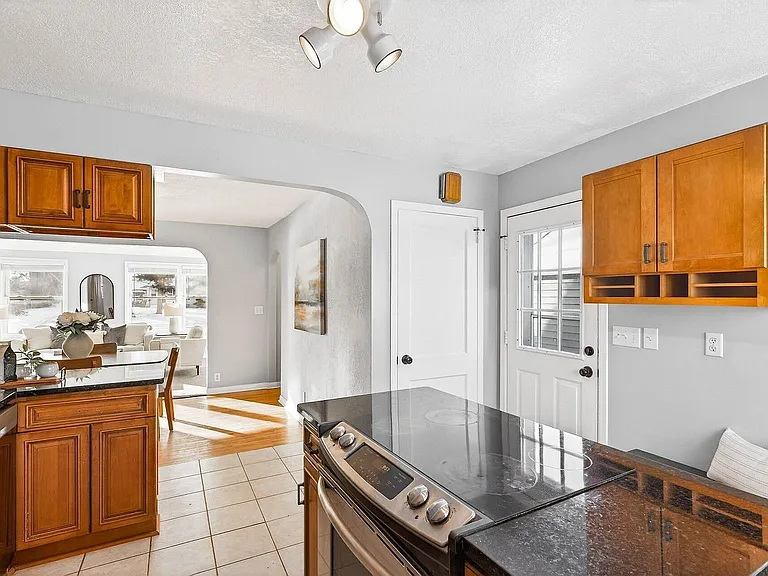 2199 Oakwood Dr — Photo 13