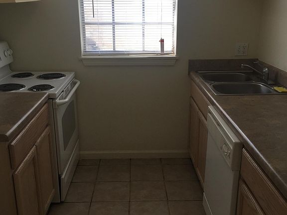 5th image of 6962 Yorktown Dr