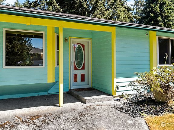 3rd image of 12107 120th Ave E