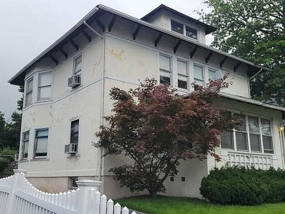 4th image of 110 Valley Rd