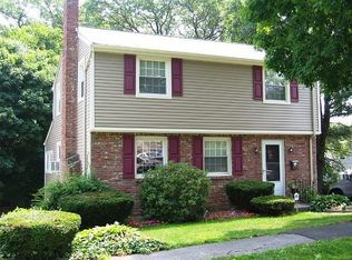 27 Essex Rd, Milton, MA 02186