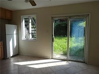 Rented by R New York