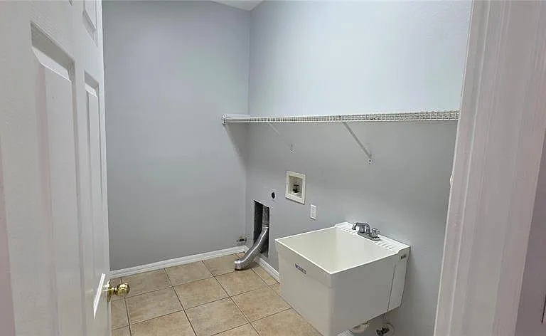 1305 Lakehurst Way — Photo 10