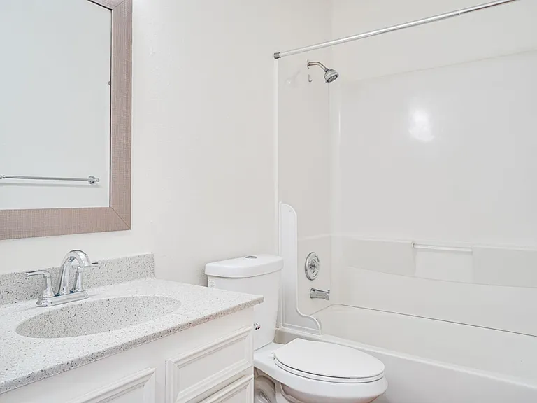 River Trail Apartments — Photo 19