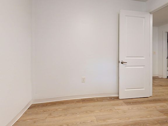 5th image of 5840-50 N 13th St #2