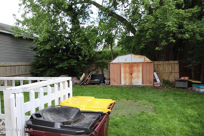 3rd image of 39 Old Mariaville Road