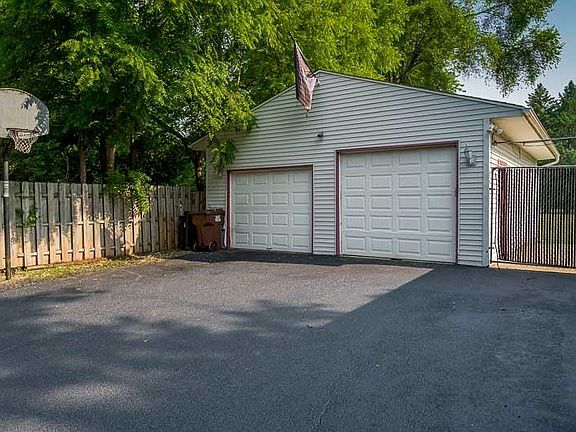 4th image of 410 Belting Ct