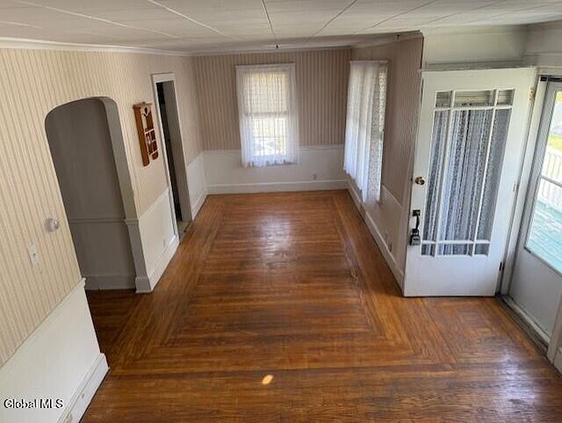 5th image of 29 Russell Avenue