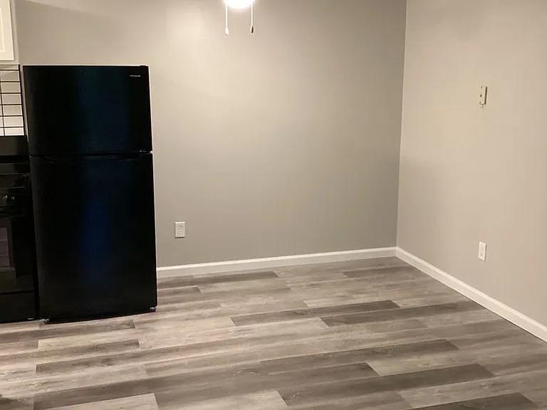 Richlawn Apartments — Photo 8