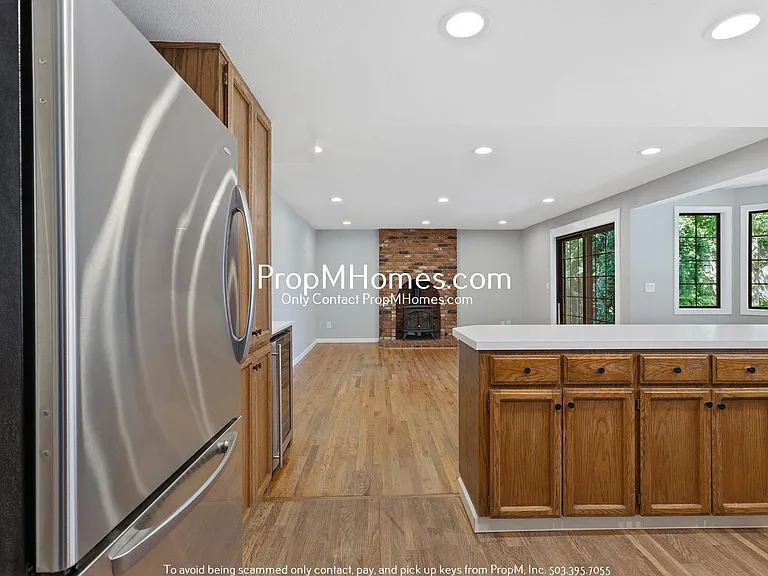 12200 SW 128th Ave — Photo 11