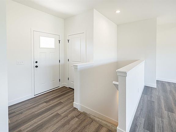 5th image of 2548 Westwood